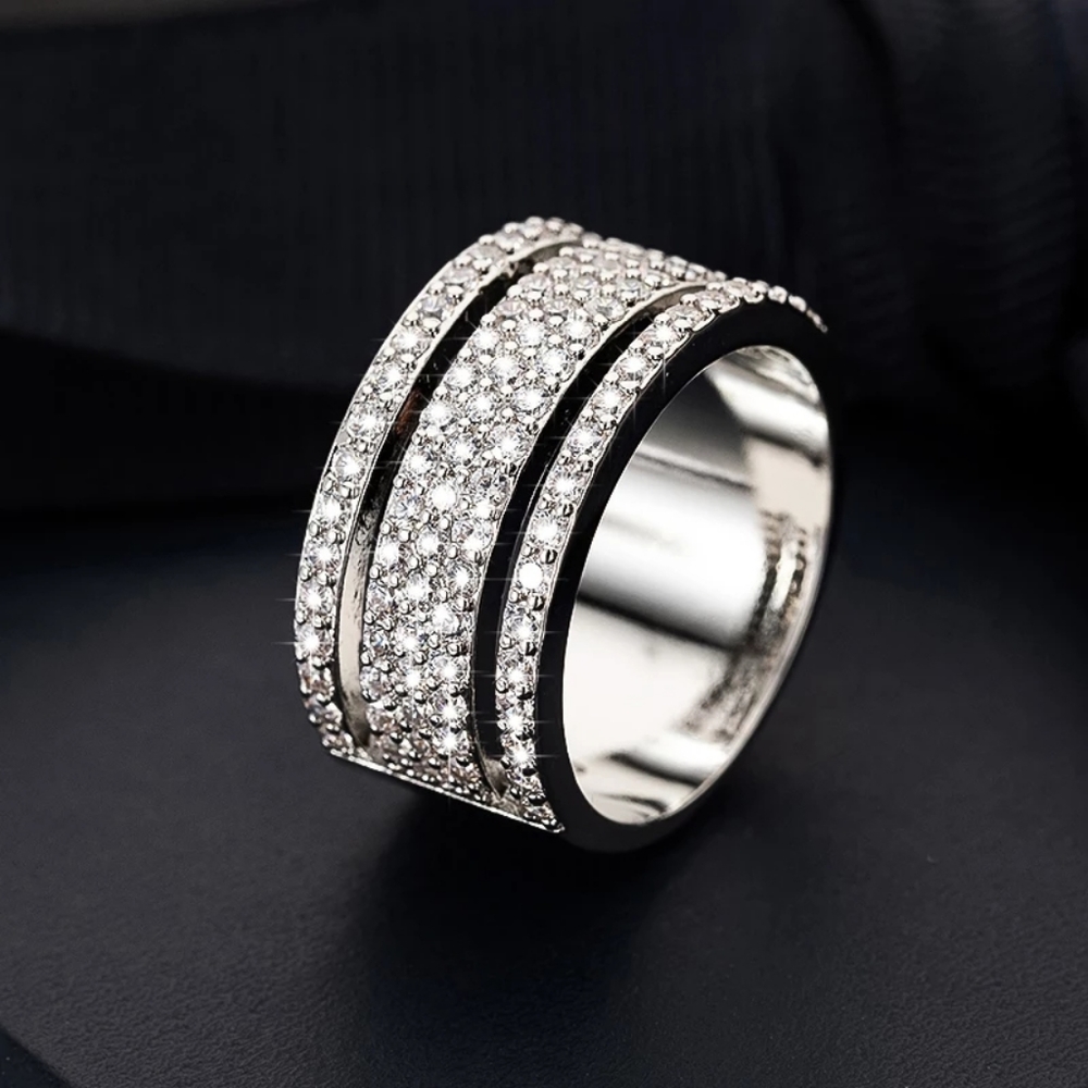 WOMEN'S RING SQUARE CUT WHITE SAPPHIRE RING